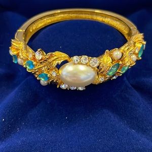 Jackie Kennedy Pearl and Sapphire Gold Bracelet